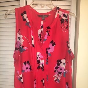 Flattering fit top. Worn once!